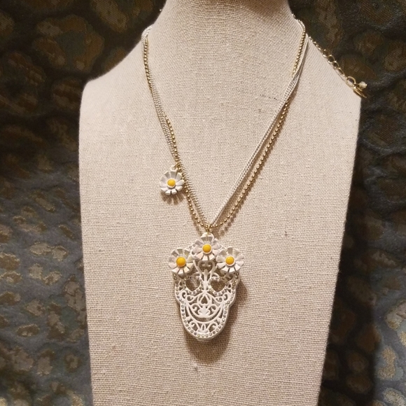 Betsey Johnson Jewelry - Betsy Johnson Skull Necklace